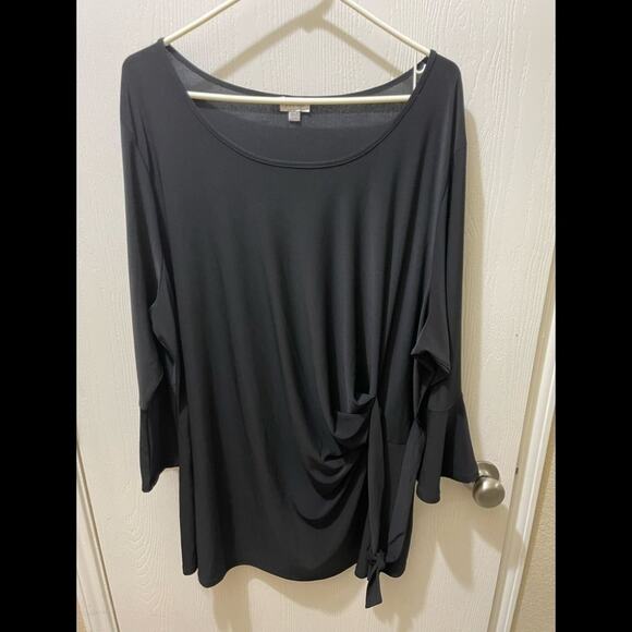 Avenue Bell Sleeve top - Picture 1 of 6